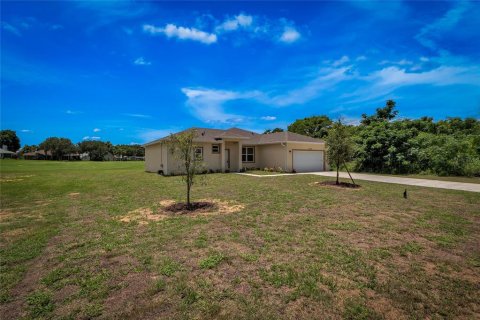 House in Clermont, Florida 4 bedrooms, 162.86 sq.m. № 1287015 - photo 4