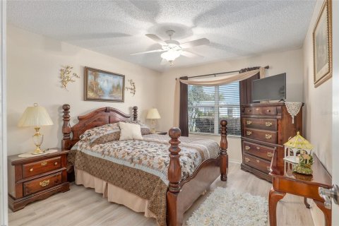 House in The Villages, Florida 3 bedrooms, 157.19 sq.m. № 1757903 - photo 29