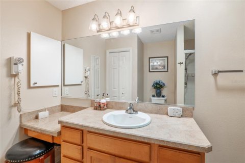 House in The Villages, Florida 3 bedrooms, 157.19 sq.m. № 1757903 - photo 25