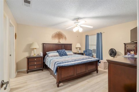 House in The Villages, Florida 3 bedrooms, 157.19 sq.m. № 1757903 - photo 19