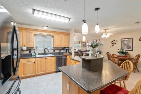 House in The Villages, Florida 3 bedrooms, 157.19 sq.m. № 1757903 - photo 16