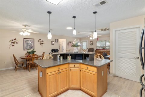 House in The Villages, Florida 3 bedrooms, 157.19 sq.m. № 1757903 - photo 13