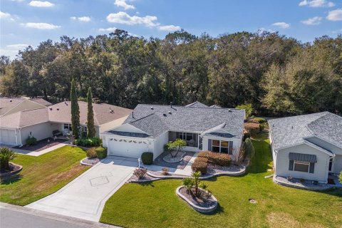 House in The Villages, Florida 3 bedrooms, 157.19 sq.m. № 1757903 - photo 3