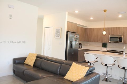 Touwnhouse à vendre à Doral, Floride: 3 chambres, 139.91 m2 № 1955706 - photo 6