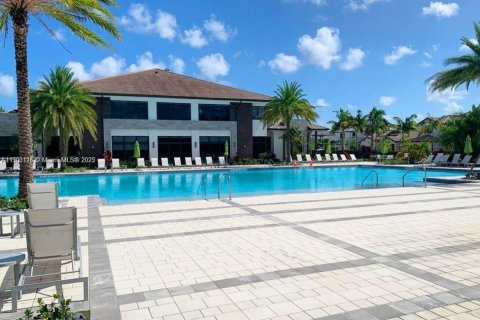 Touwnhouse à vendre à Doral, Floride: 3 chambres, 139.91 m2 № 1955706 - photo 24