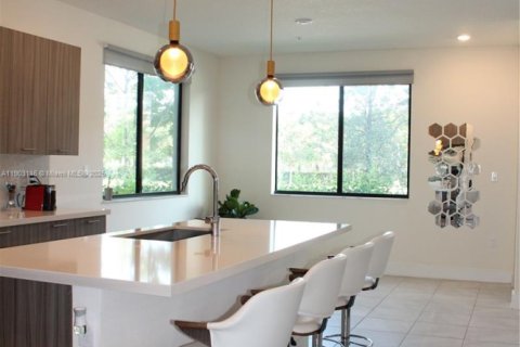 Touwnhouse à vendre à Doral, Floride: 3 chambres, 139.91 m2 № 1955706 - photo 2