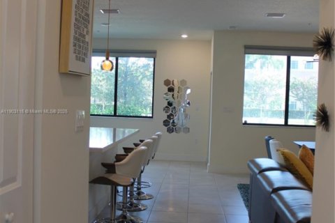 Touwnhouse à vendre à Doral, Floride: 3 chambres, 139.91 m2 № 1955706 - photo 5