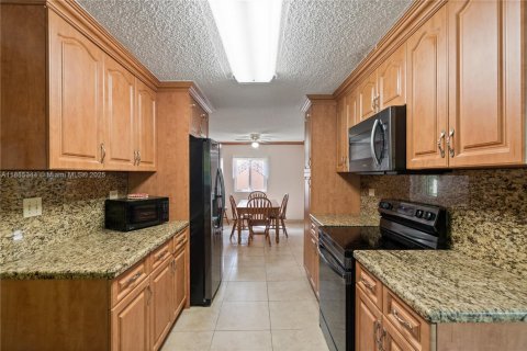 Villa ou maison à vendre à Miami, Floride: 3 chambres, 156.35 m2 № 1932396 - photo 14