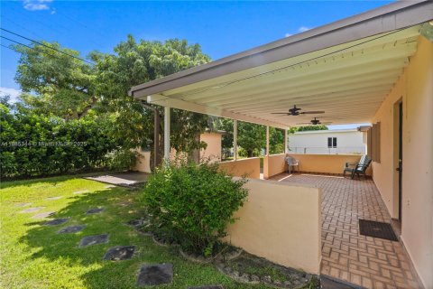 Villa ou maison à vendre à Miami, Floride: 3 chambres, 156.35 m2 № 1932396 - photo 24