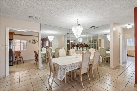 Villa ou maison à vendre à Miami, Floride: 3 chambres, 156.35 m2 № 1932396 - photo 6