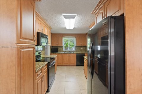 Villa ou maison à vendre à Miami, Floride: 3 chambres, 156.35 m2 № 1932396 - photo 10