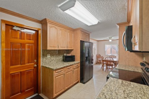 Villa ou maison à vendre à Miami, Floride: 3 chambres, 156.35 m2 № 1932396 - photo 13