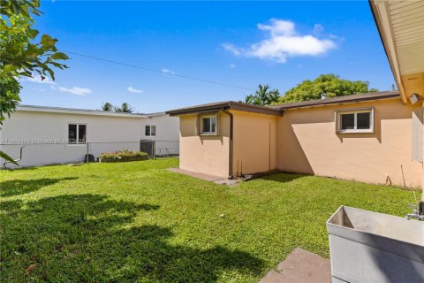 Villa ou maison à vendre à Miami, Floride: 3 chambres, 156.35 m2 № 1932396 - photo 26