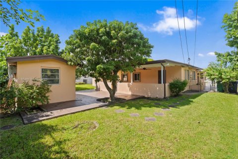 Villa ou maison à vendre à Miami, Floride: 3 chambres, 156.35 m2 № 1932396 - photo 27