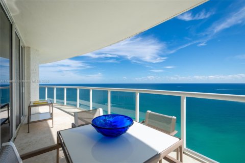 Copropriété à vendre à Sunny Isles Beach, Floride: 3 chambres, 207.17 m2 № 1978472 - photo 2