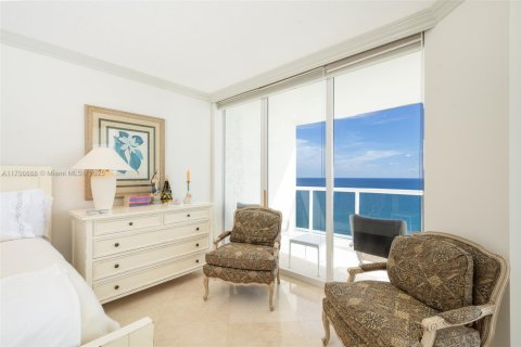 Copropriété à vendre à Sunny Isles Beach, Floride: 3 chambres, 207.17 m2 № 1978472 - photo 13