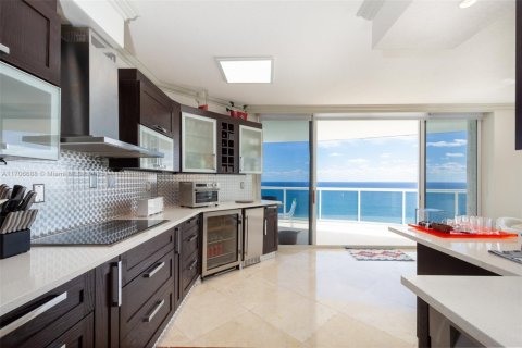 Copropriété à vendre à Sunny Isles Beach, Floride: 3 chambres, 207.17 m2 № 1978472 - photo 8