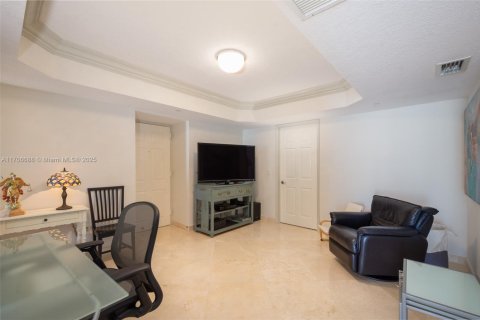 Copropriété à vendre à Sunny Isles Beach, Floride: 3 chambres, 207.17 m2 № 1978472 - photo 25