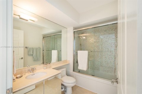 Copropriété à vendre à Sunny Isles Beach, Floride: 3 chambres, 207.17 m2 № 1978472 - photo 18