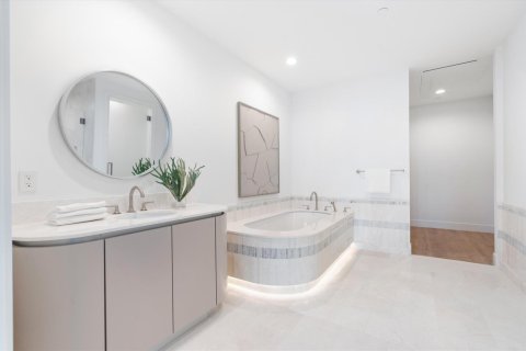 Купить кондоминиум в Уэст-Палм-Бич, Флорида 10 комнат, 412.11м2, № 2082484 - фото 18