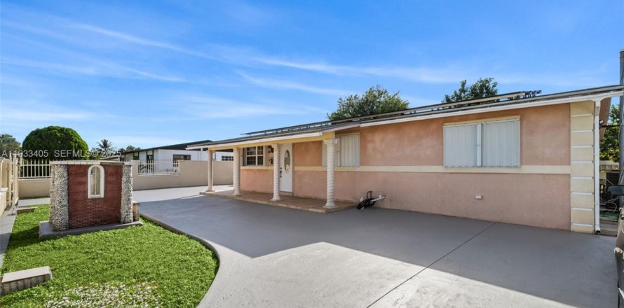 Дом в Майами, Флорида 1 спальня, 192.87м2 № 1992364