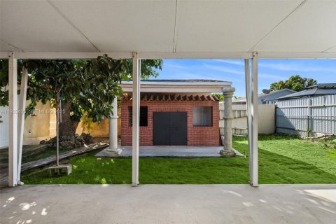 Снять в аренду виллу или дом в Майами, Флорида 1 спальня, 192.87м2, № 1992364 - фото 23