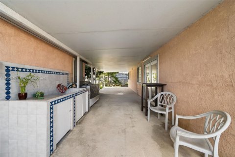 Снять в аренду виллу или дом в Майами, Флорида 1 спальня, 192.87м2, № 1992364 - фото 25