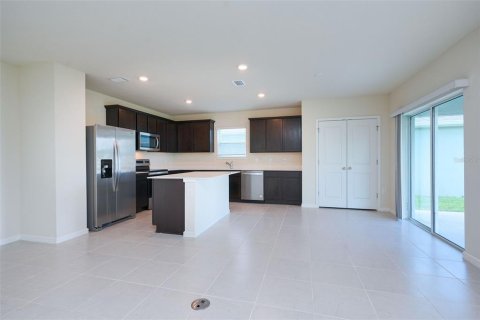 Villa ou maison à louer à Davenport, Floride: 4 chambres, 204.66 m2 № 2113354 - photo 16