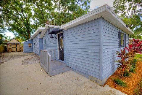 House in Tampa, Florida 3 bedrooms, 104.89 sq.m. № 1879634 - photo 3