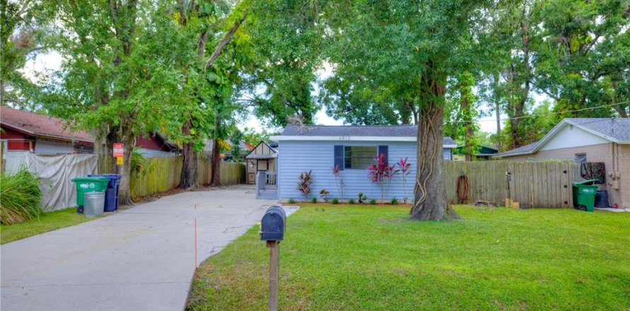 House in Tampa, Florida 3 bedrooms, 104.89 sq.m. № 1879634