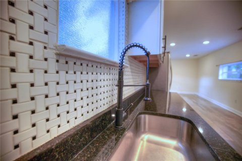 House in Tampa, Florida 3 bedrooms, 104.89 sq.m. № 1879634 - photo 13