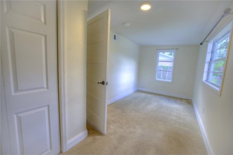 House in Tampa, Florida 3 bedrooms, 104.89 sq.m. № 1879634 - photo 8