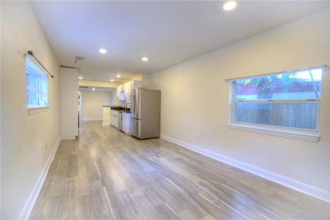 House in Tampa, Florida 3 bedrooms, 104.89 sq.m. № 1879634 - photo 18