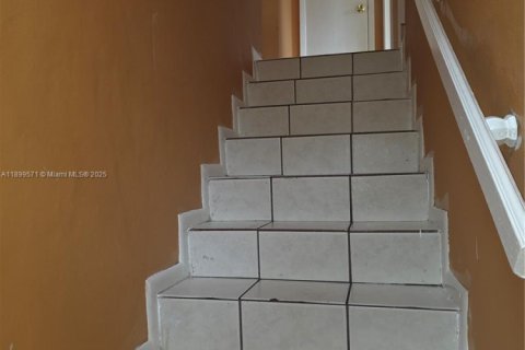 Propiedad comercial en venta en Miami, Florida, 310.11 m2 № 1951754 - foto 13