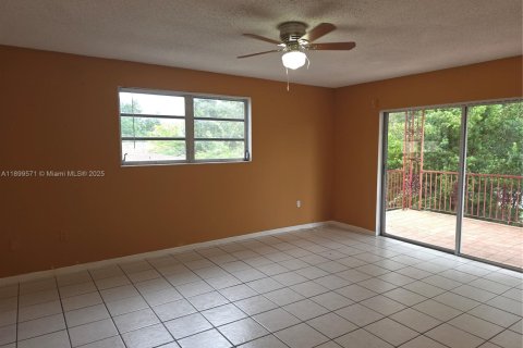 Propiedad comercial en venta en Miami, Florida, 310.11 m2 № 1951754 - foto 14