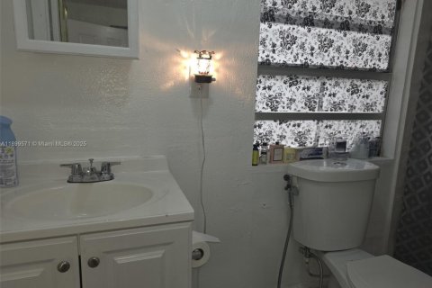 Propiedad comercial en venta en Miami, Florida, 310.11 m2 № 1951754 - foto 23