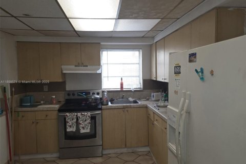 Propiedad comercial en venta en Miami, Florida, 310.11 m2 № 1951754 - foto 5