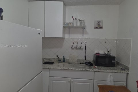 Propiedad comercial en venta en Miami, Florida, 310.11 m2 № 1951754 - foto 29