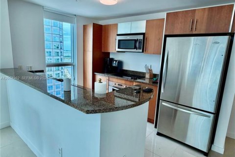 Condo in Miami, Florida, 1 bedroom  № 2248590 - photo 3