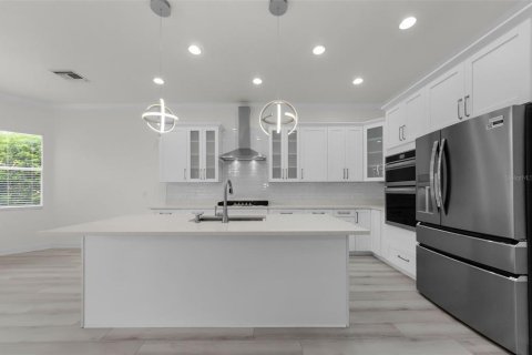 Villa ou maison à vendre à Land O' Lakes, Floride: 4 chambres, 306.67 m2 № 1918282 - photo 8