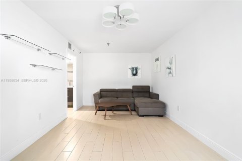 Купить кондоминиум в Майами, Флорида 2 спальни, 111.2м2, № 2024405 - фото 20