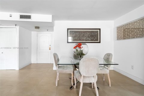 Купить кондоминиум в Майами, Флорида 2 спальни, 111.2м2, № 2024405 - фото 4