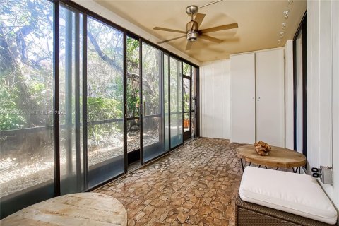 Купить кондоминиум в Майами, Флорида 2 спальни, 111.2м2, № 2024405 - фото 10