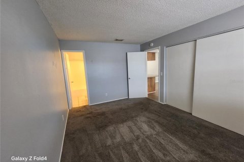 Condo in Brandon, Florida, 2 bedrooms  № 1276606 - photo 8