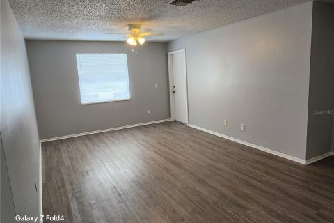 Condo in Brandon, Florida, 2 bedrooms  № 1276606 - photo 10