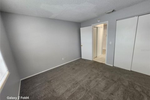 Condo in Brandon, Florida, 2 bedrooms  № 1276606 - photo 9