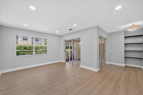 Touwnhouse à vendre à Boca Raton, Floride: 3 chambres, 113.99 m2 № 2338733 - photo 5