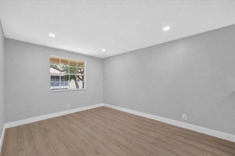 Touwnhouse à vendre à Boca Raton, Floride: 3 chambres, 113.99 m2 № 2338733 - photo 17