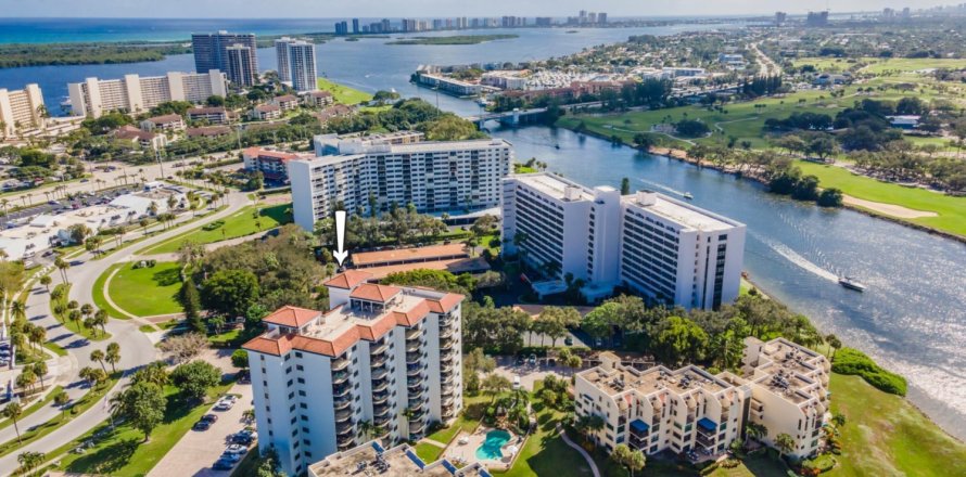 Condo in North Palm Beach, Florida, 2 bedrooms  № 857092