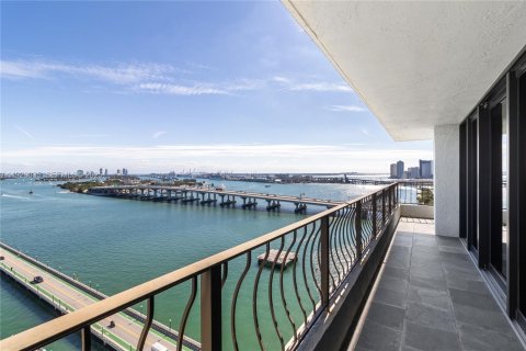 Copropriété à vendre à Miami, Floride: 1 chambre, 114.27 m2 № 1986685 - photo 13